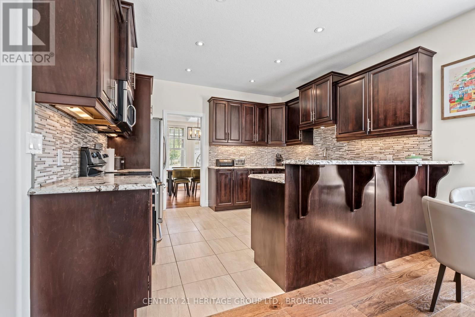 413 WESTGATE COURT Image 15