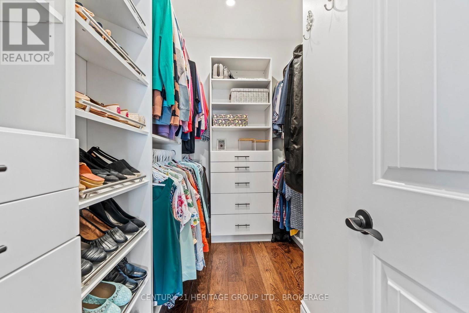 413 WESTGATE COURT Image 20