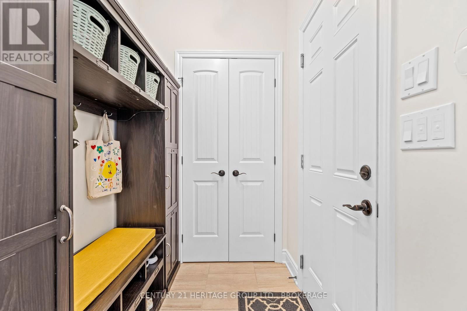 413 WESTGATE COURT Image 22