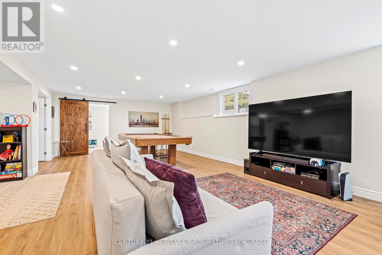 413 WESTGATE COURT Image 29