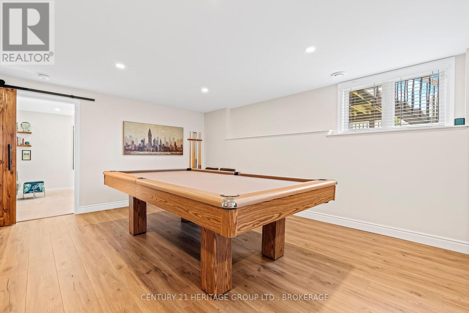 413 WESTGATE COURT Image 31