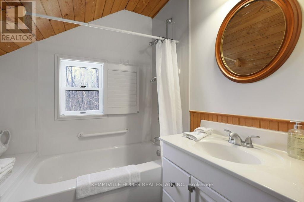 215 CORKORAN ROAD NORTH Image 36