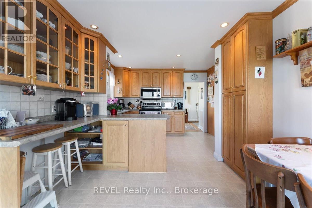 20 LAKESIDE DRIVE Image 14