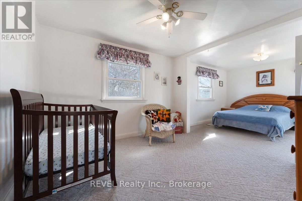 20 LAKESIDE DRIVE Image 24