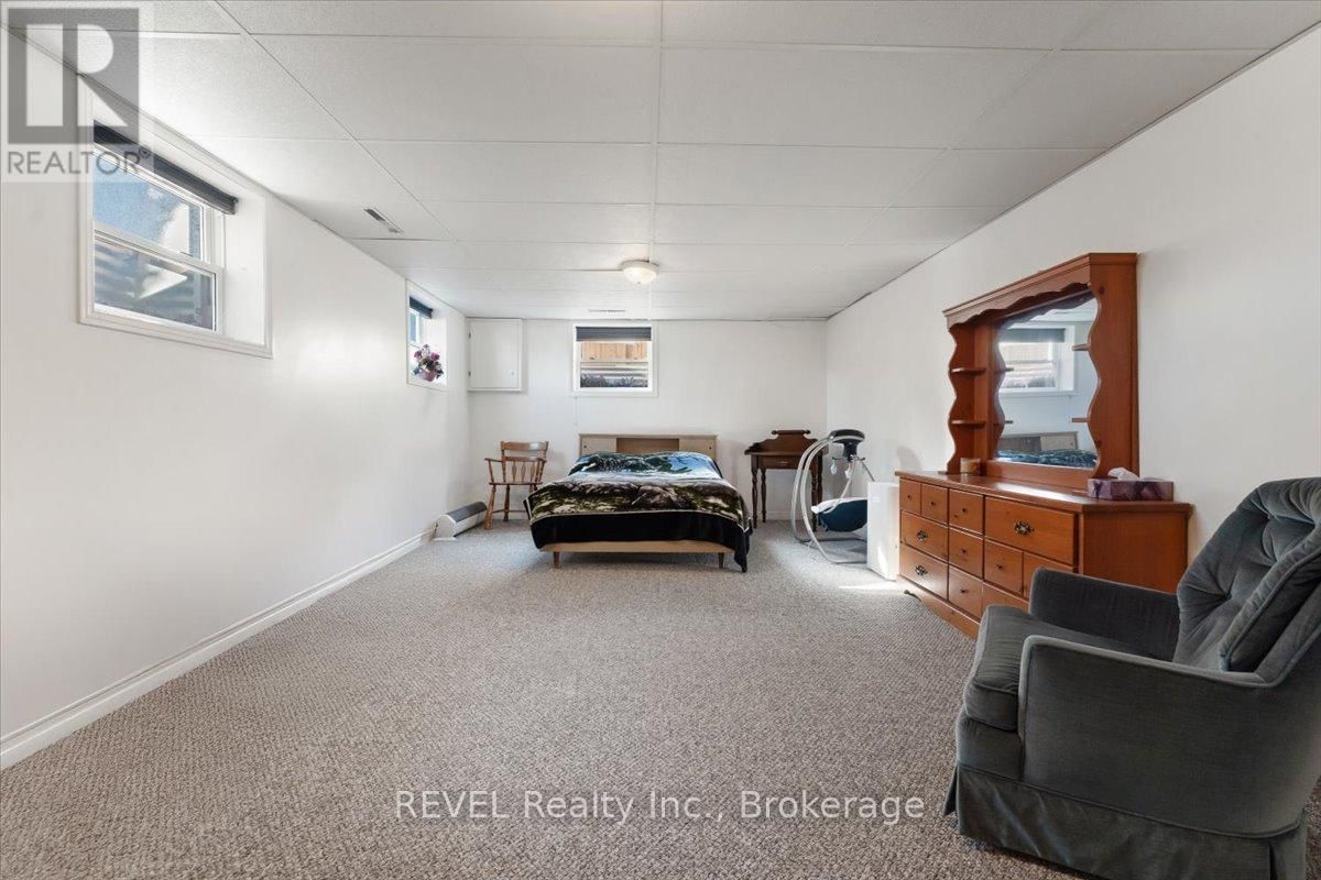 20 LAKESIDE DRIVE Image 30