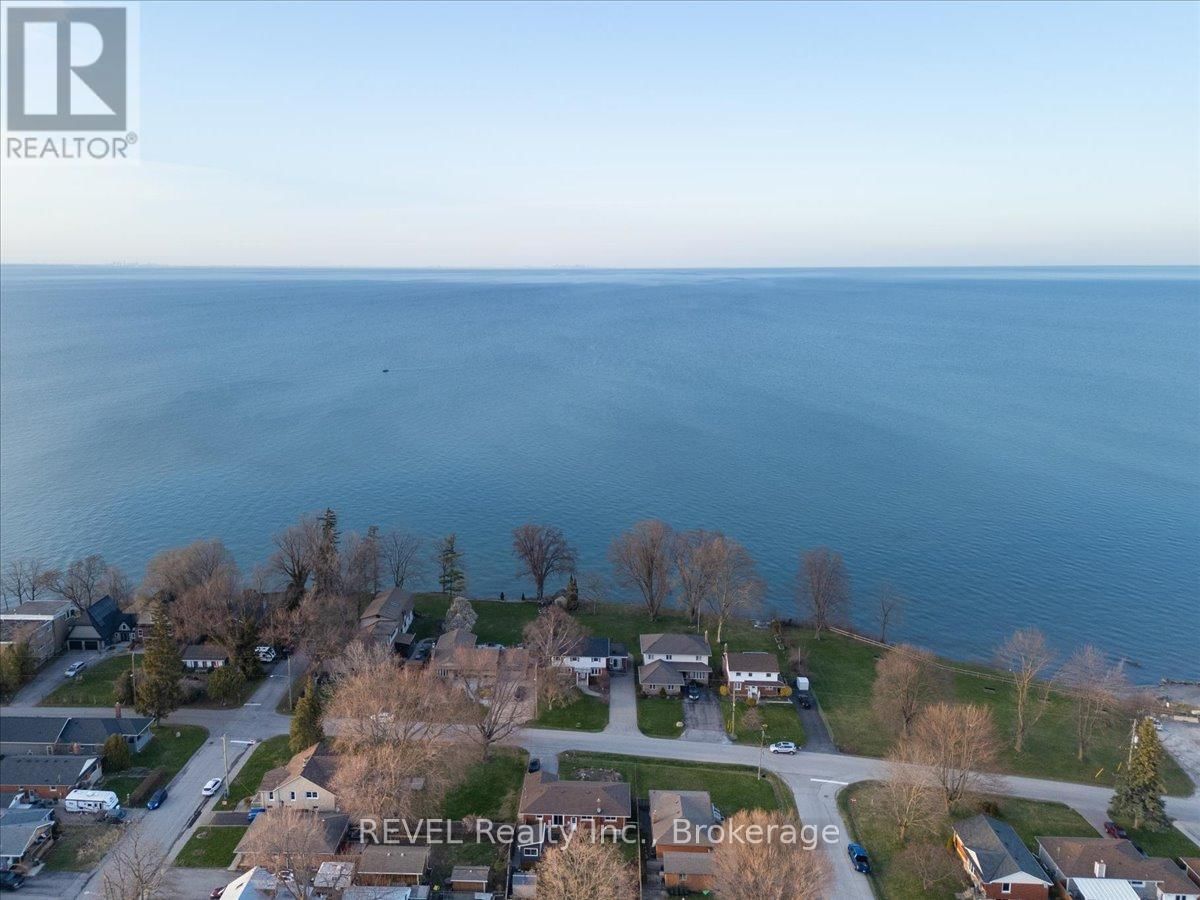 20 LAKESIDE DRIVE Image 43