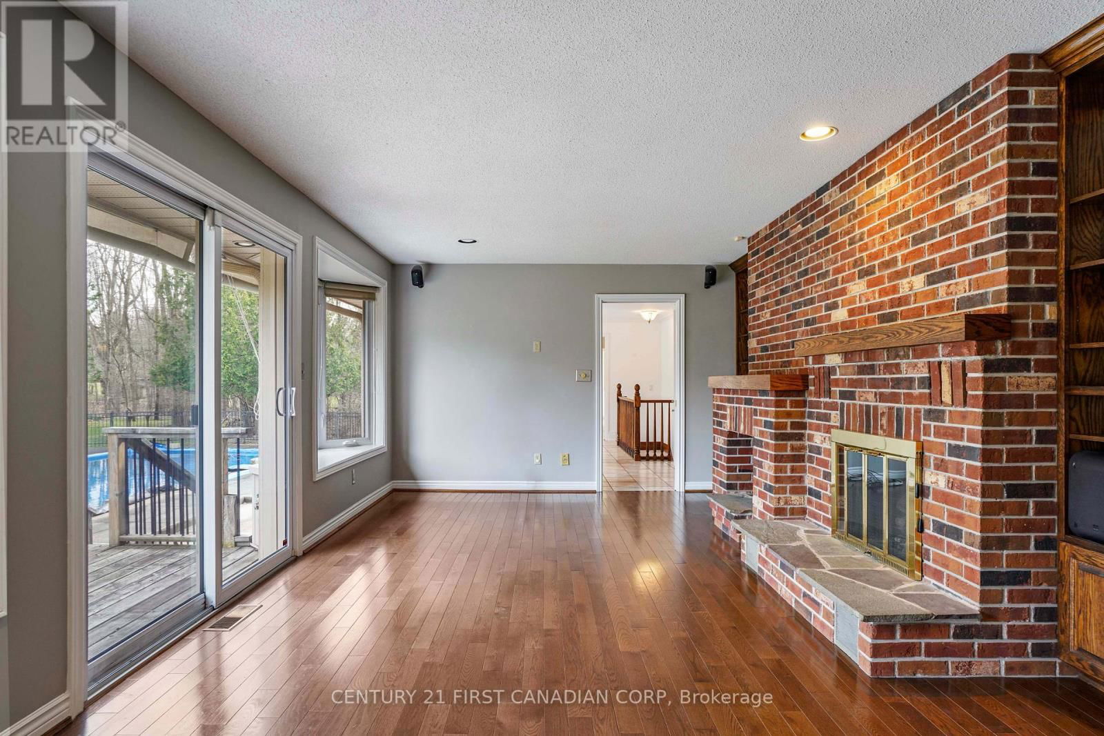9565 OXBOW DRIVE Image 12