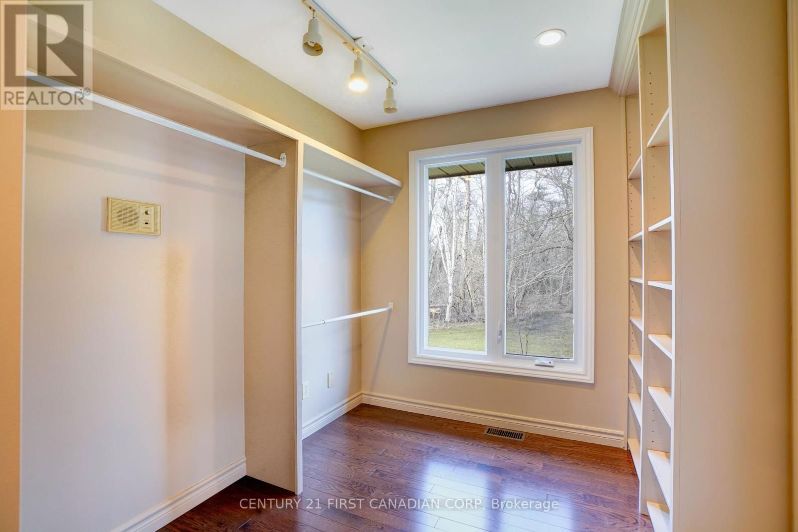 9565 OXBOW DRIVE Image 21