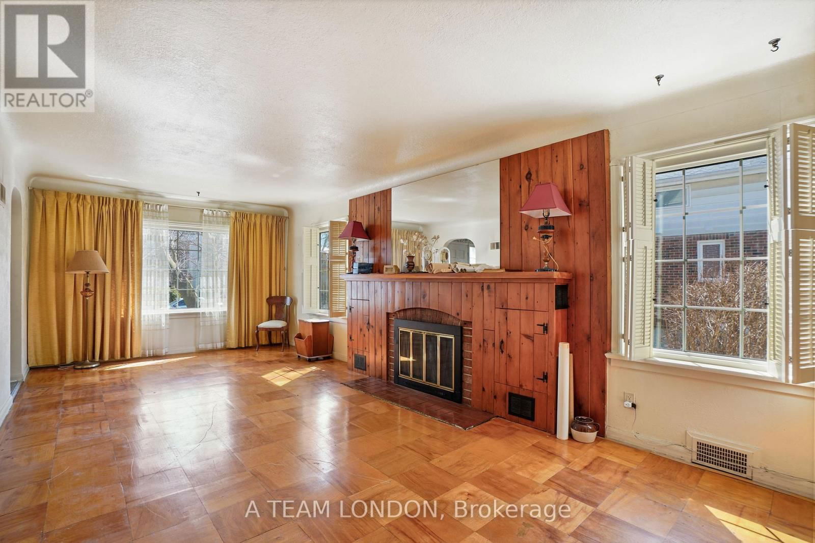 422 CHESTER STREET Image 10
