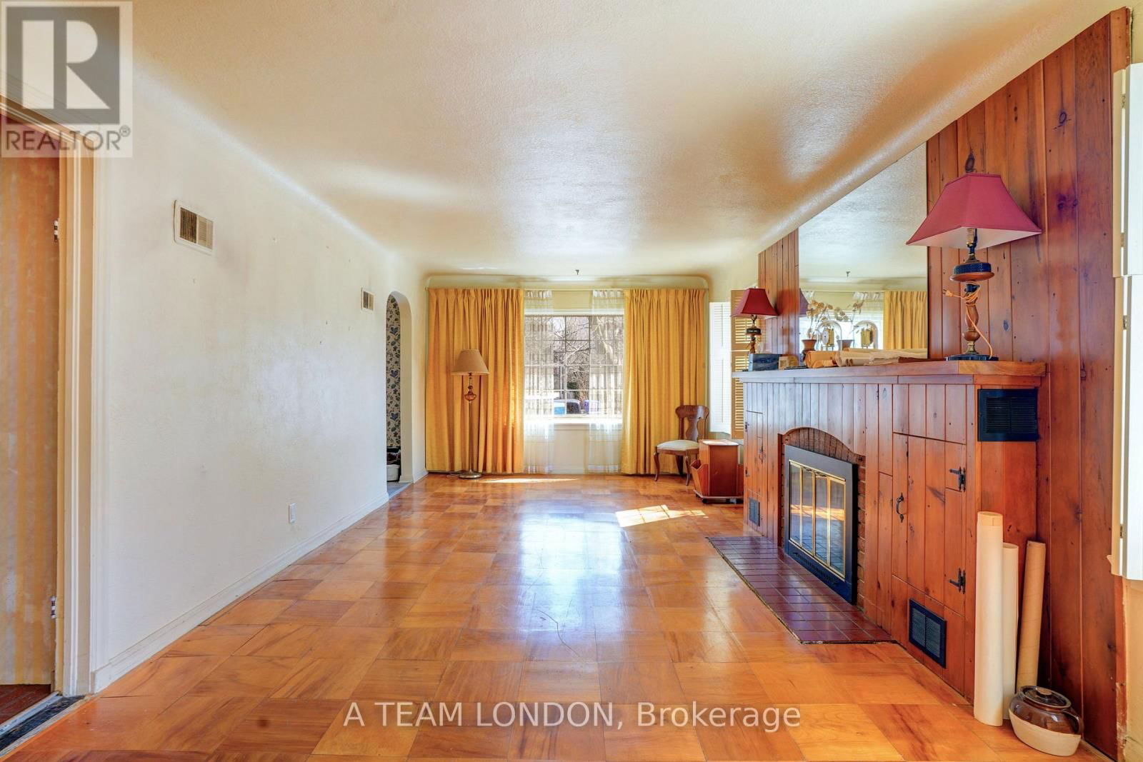 422 CHESTER STREET Image 11
