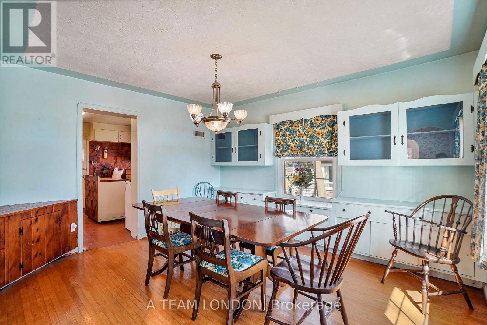 422 CHESTER STREET Image 12