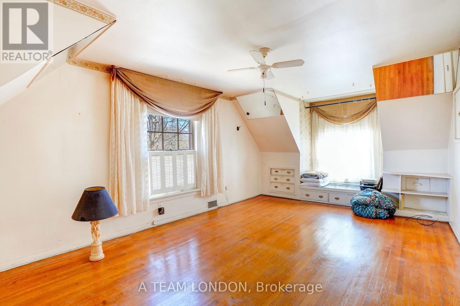 422 CHESTER STREET Image 20