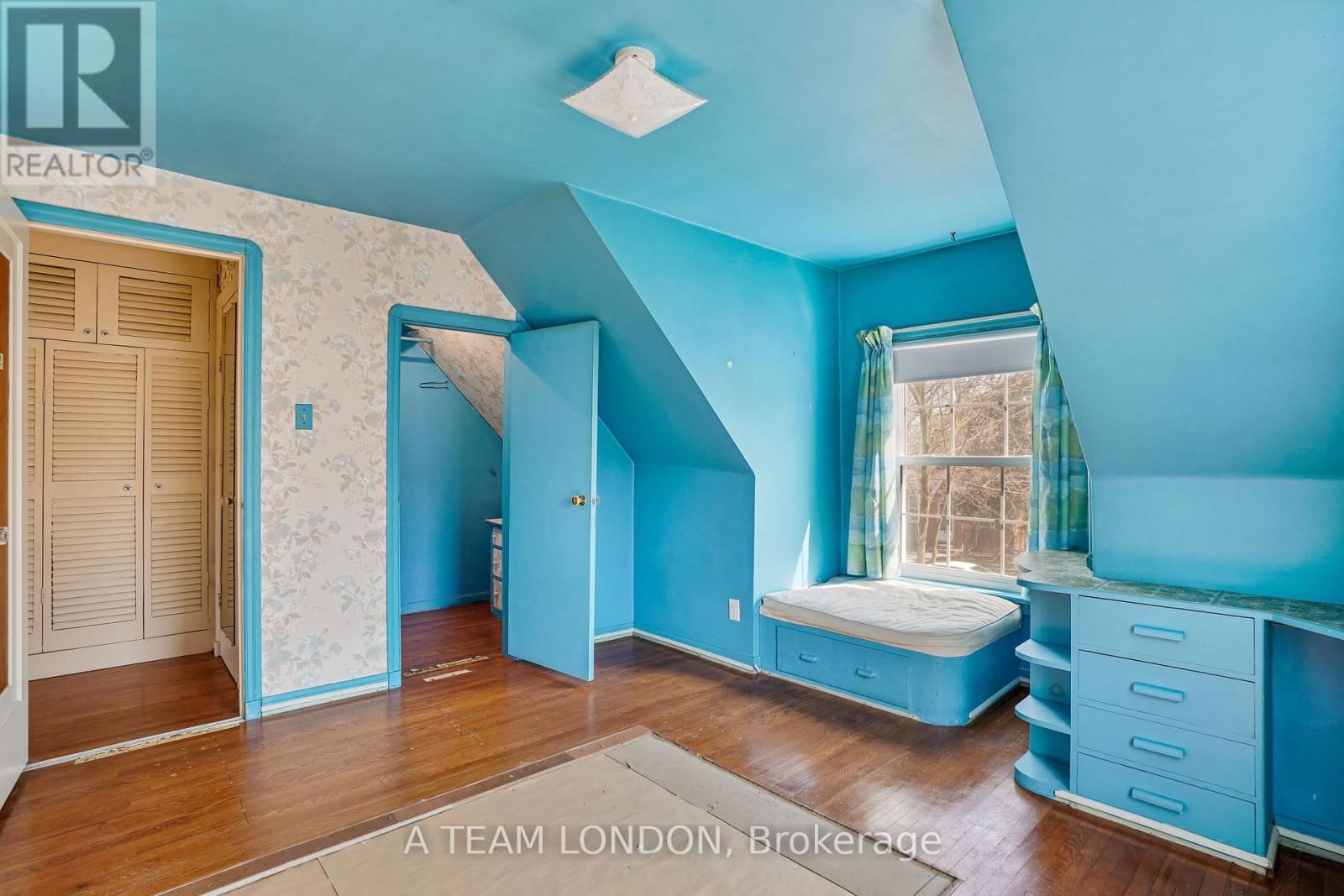 422 CHESTER STREET Image 25