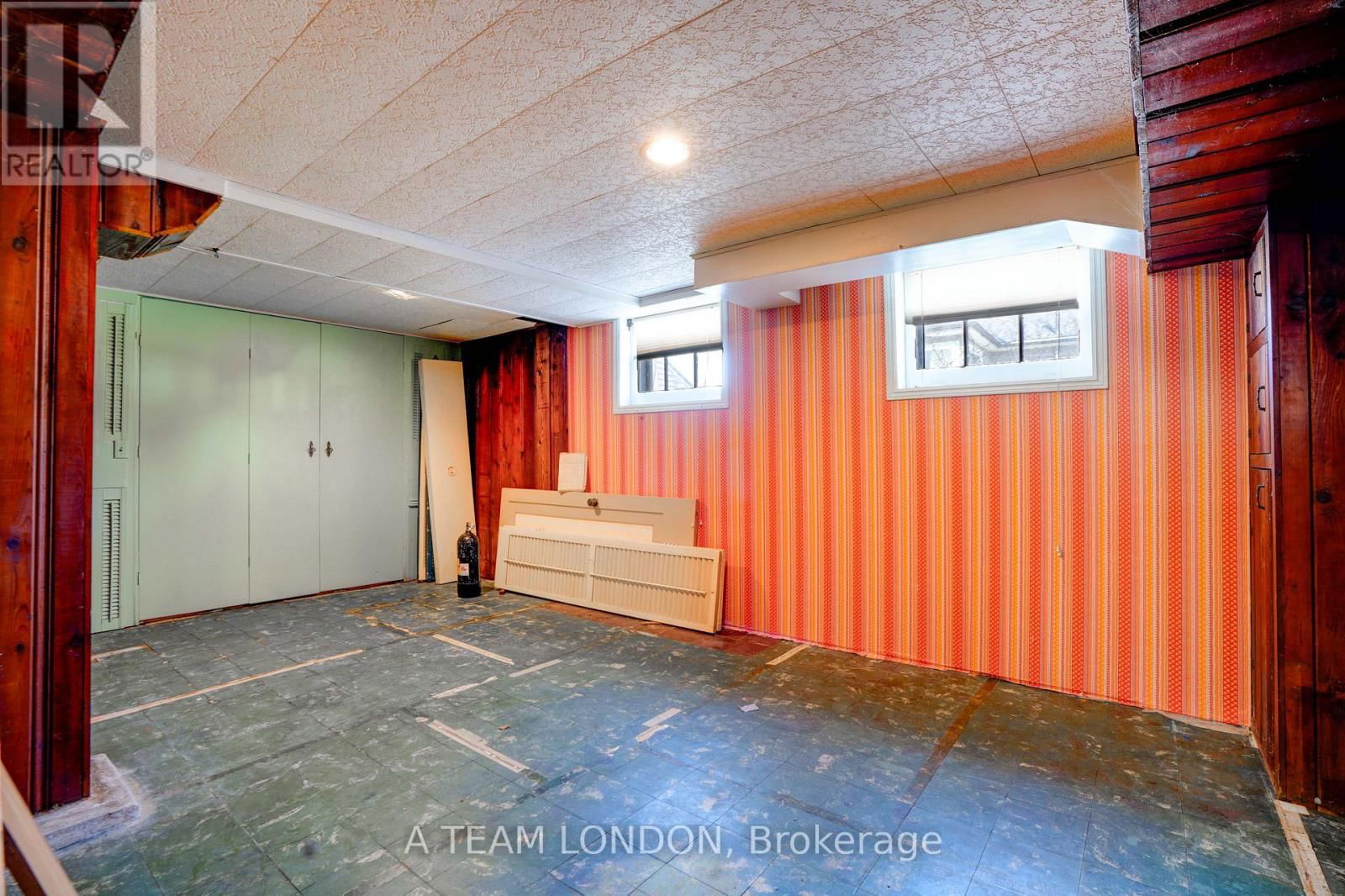 422 CHESTER STREET Image 27