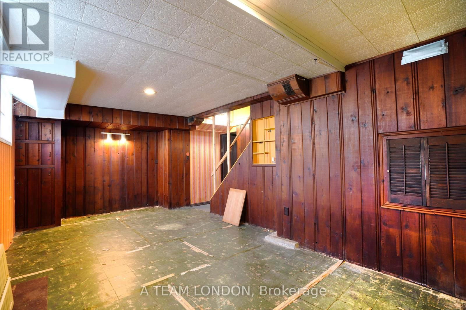 422 CHESTER STREET Image 28