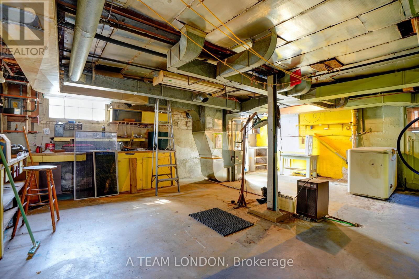 422 CHESTER STREET Image 29