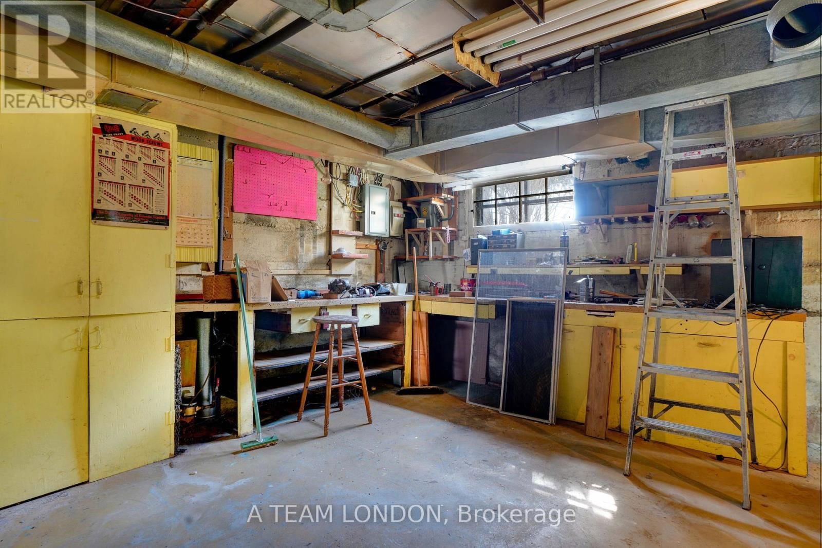 422 CHESTER STREET Image 30