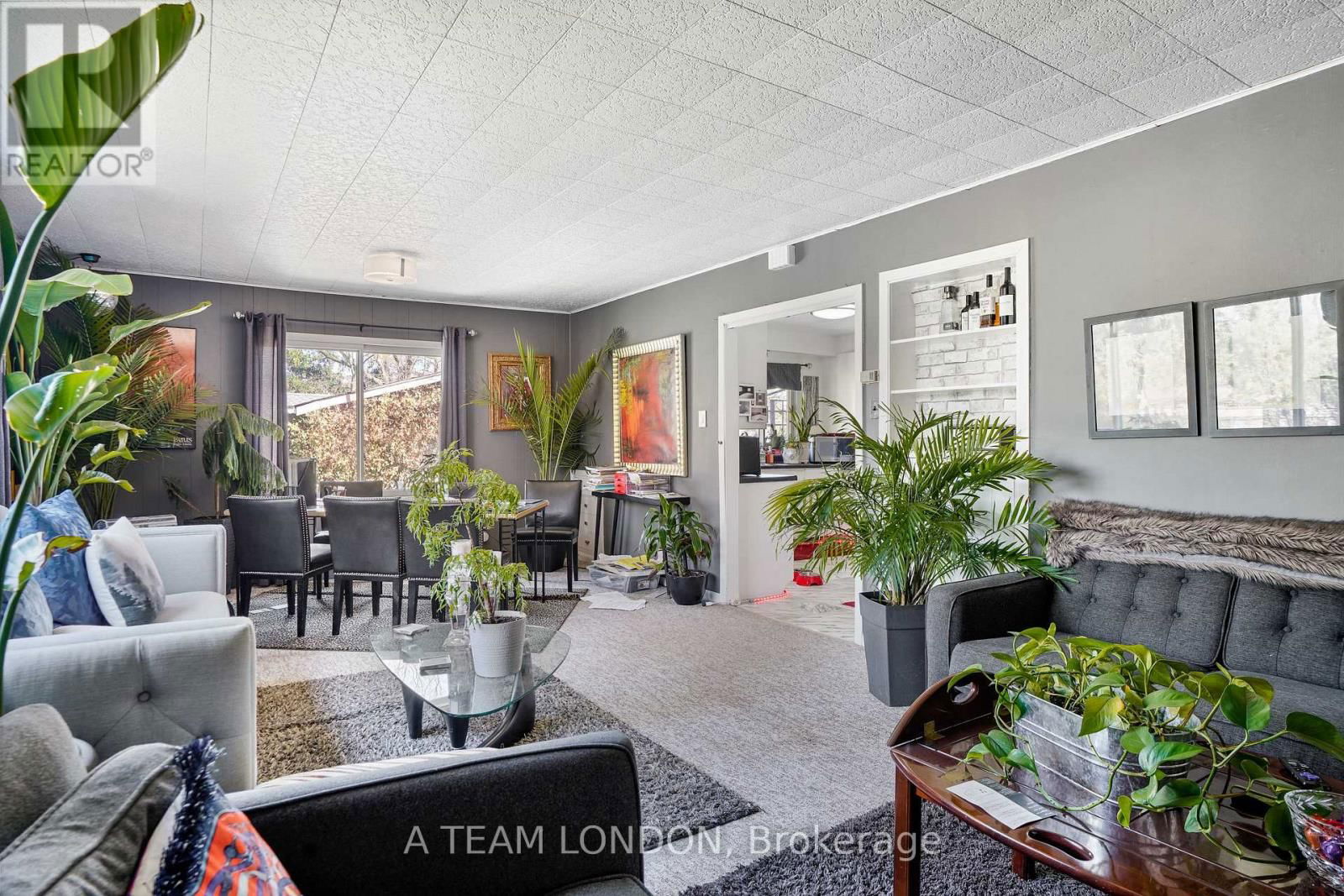 422 CHESTER STREET Image 34