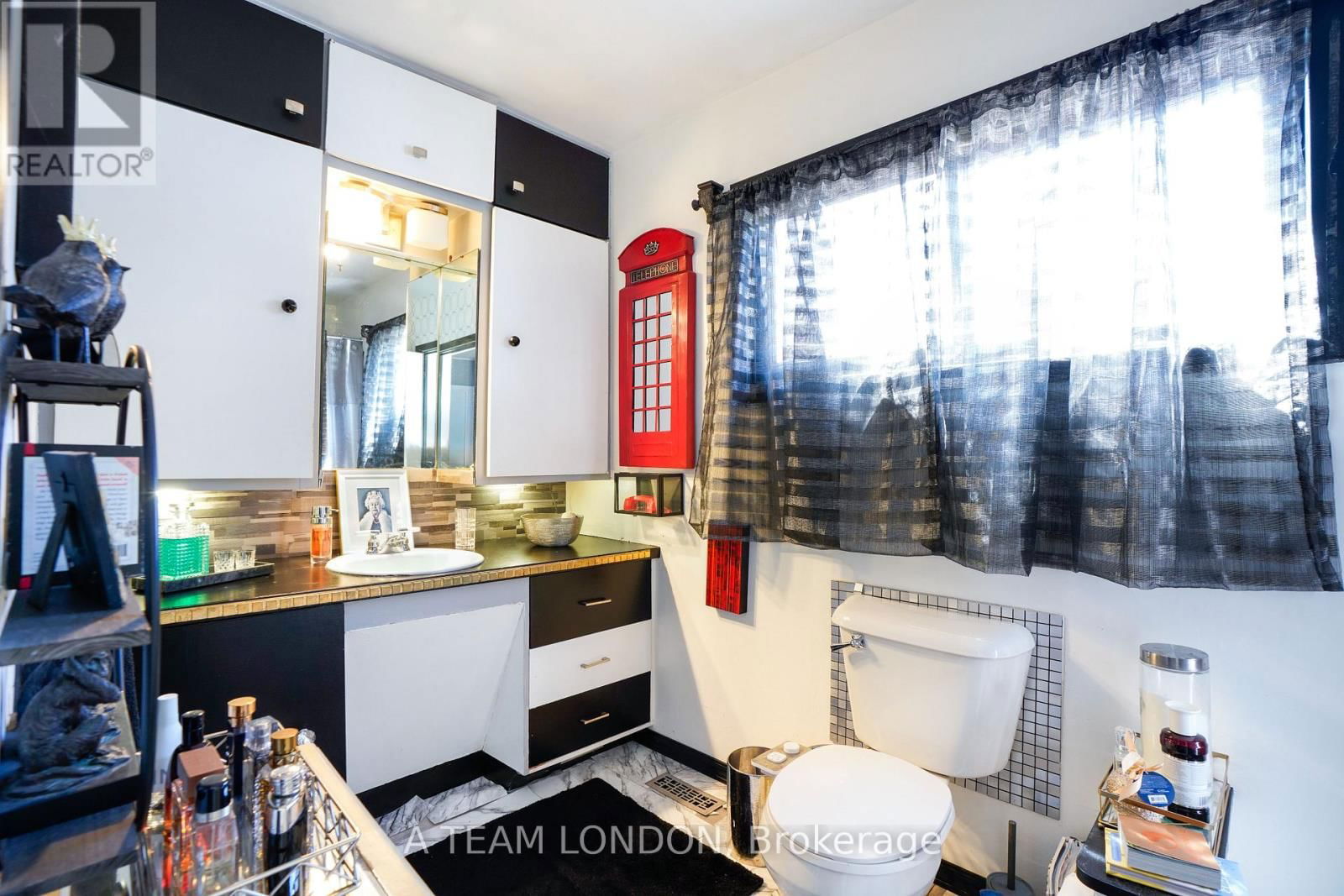 422 CHESTER STREET Image 38