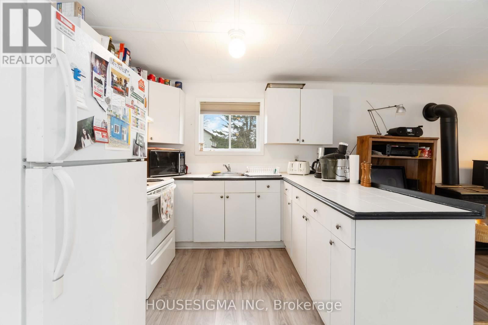 113 DODSON STREET Image 15