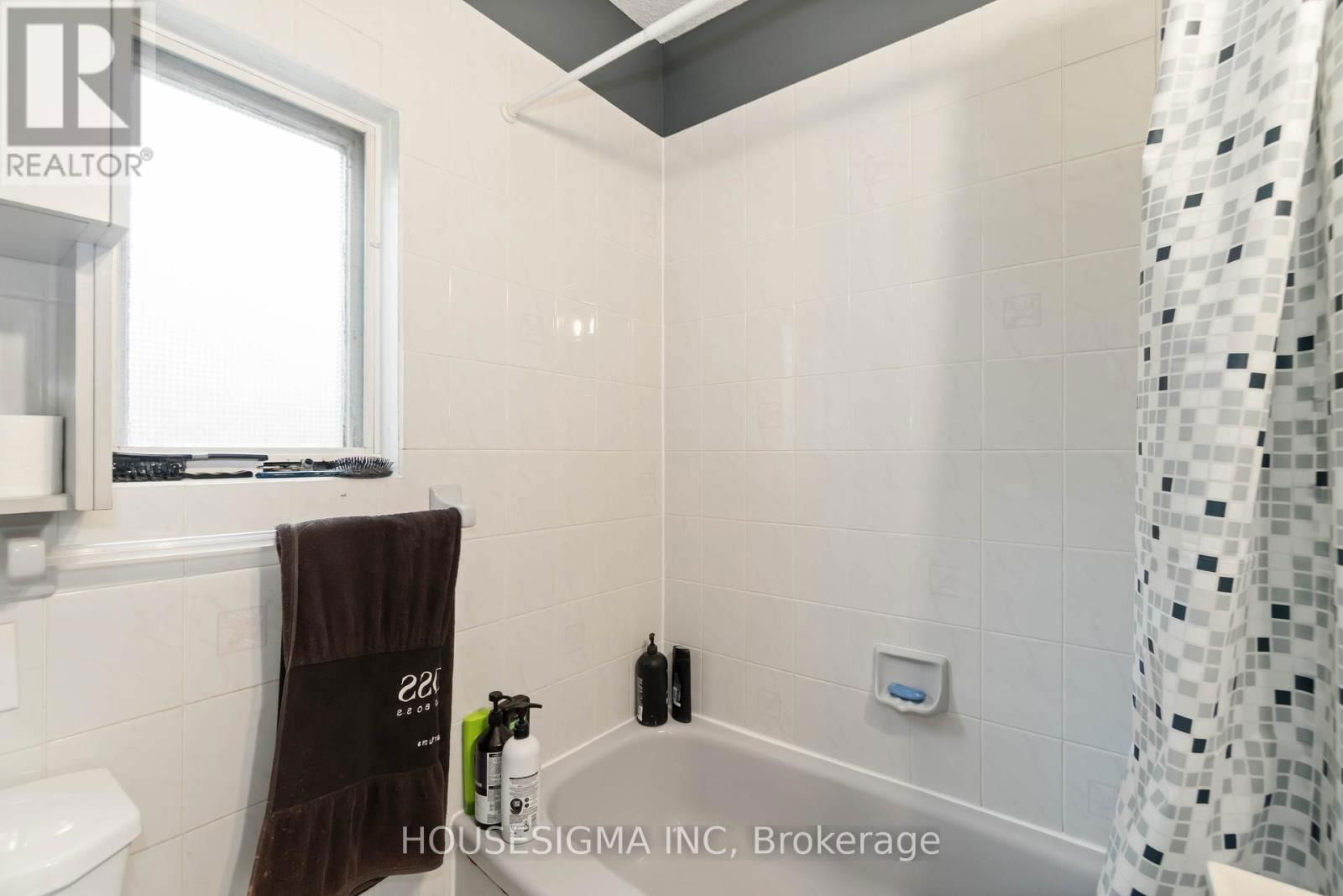 113 DODSON STREET Image 21