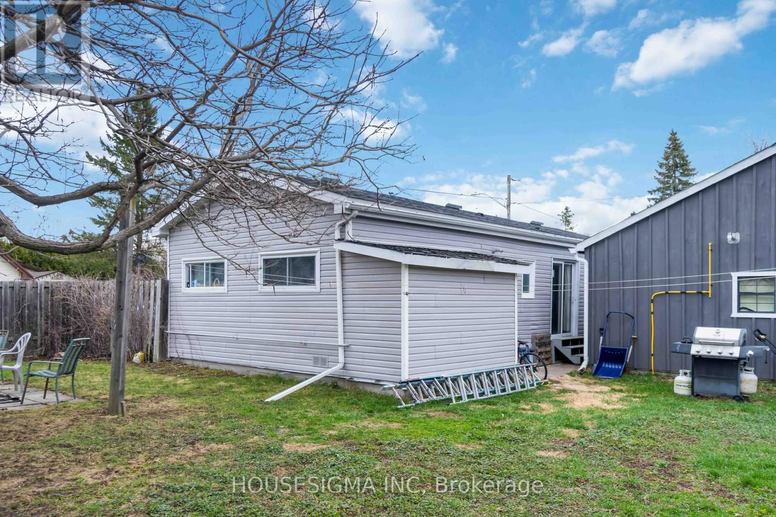 113 DODSON STREET Image 27