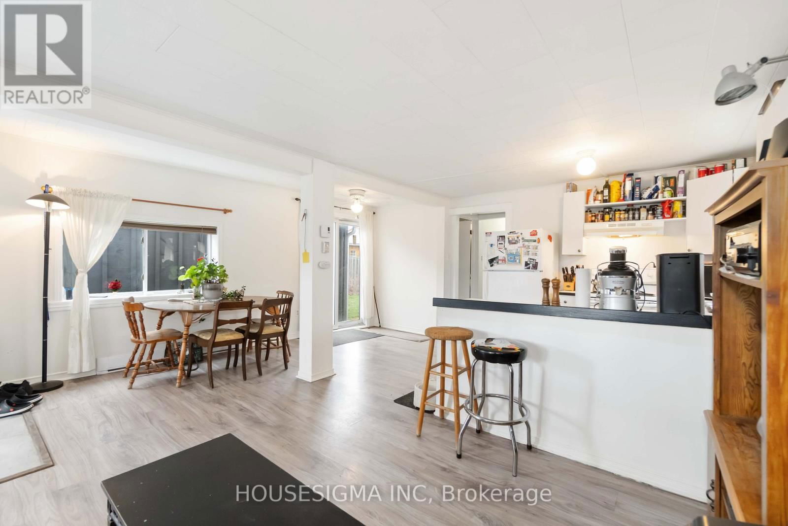 113 DODSON STREET Image 6