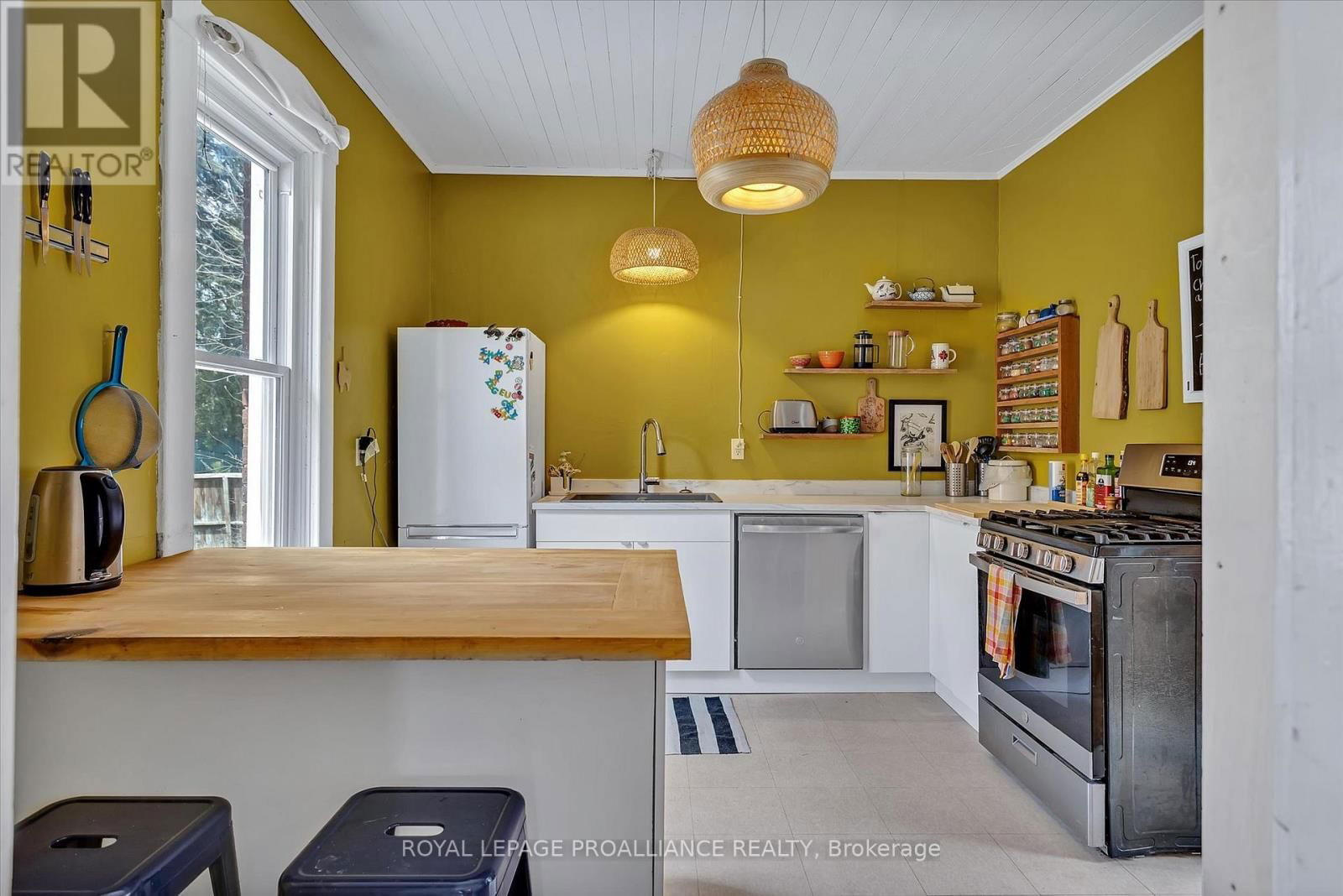 590 MURRAY STREET Image 13