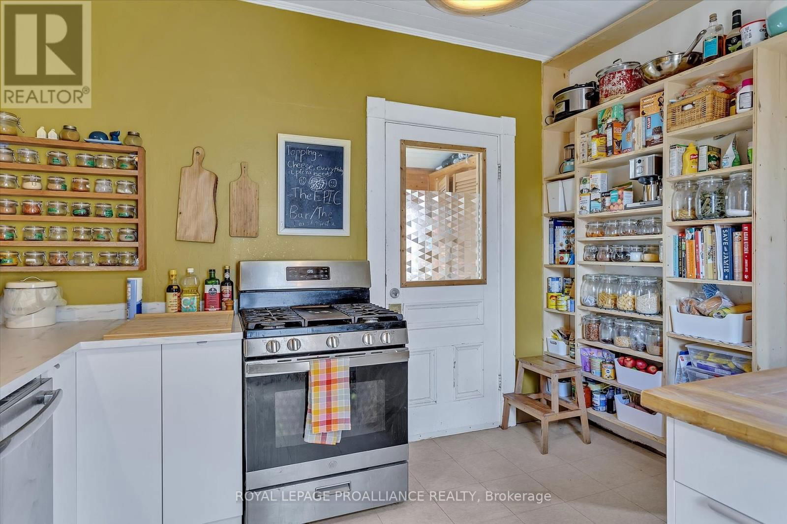 590 MURRAY STREET Image 15