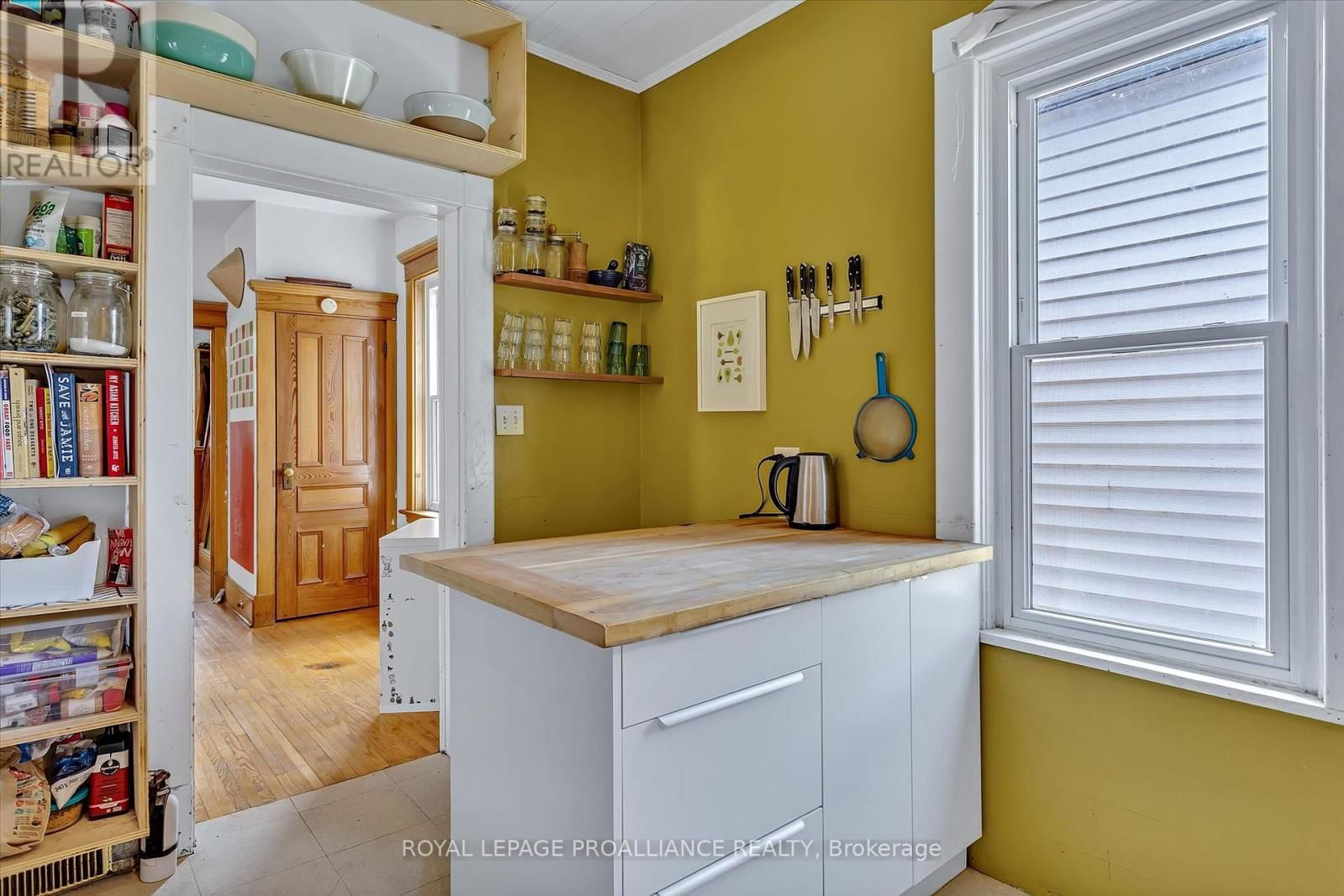 590 MURRAY STREET Image 16