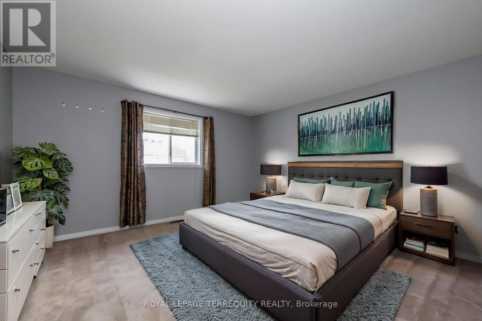 32B WOODFORD WAY Image 21