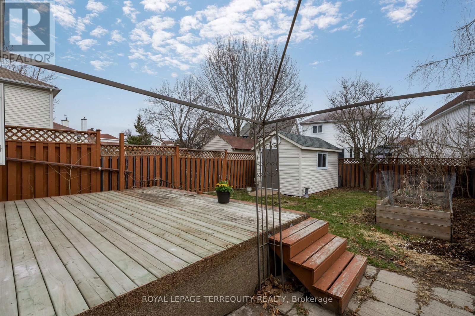 32B WOODFORD WAY Image 33