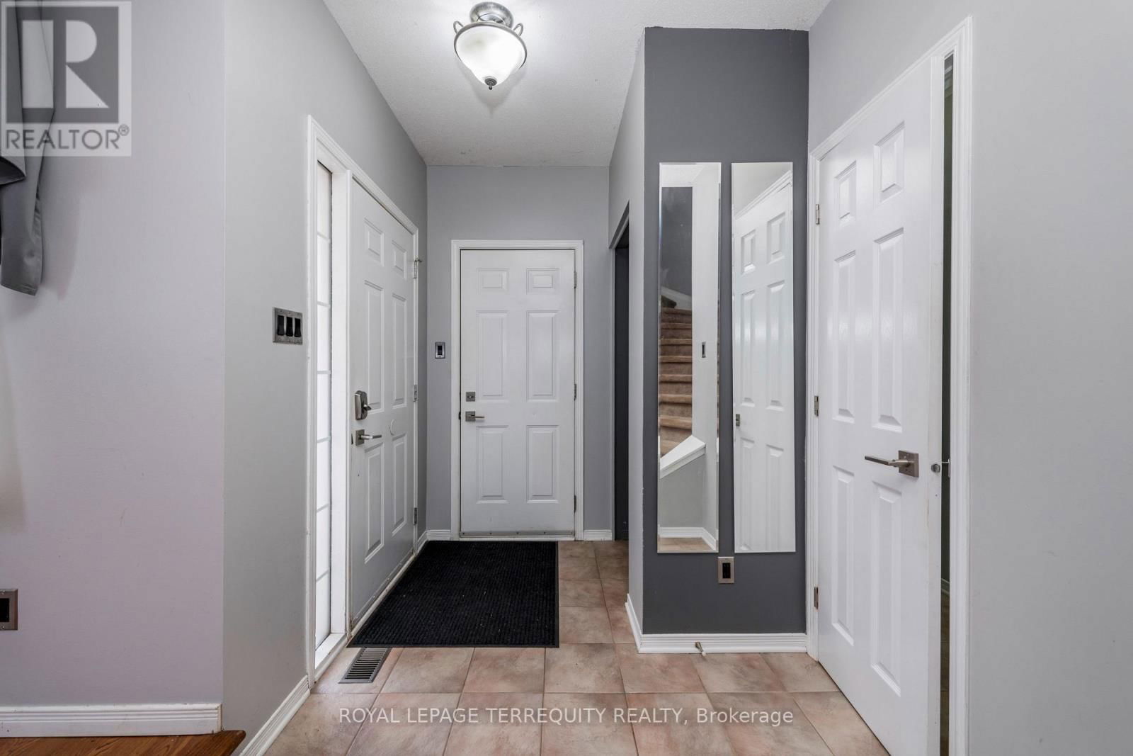 32B WOODFORD WAY Image 4