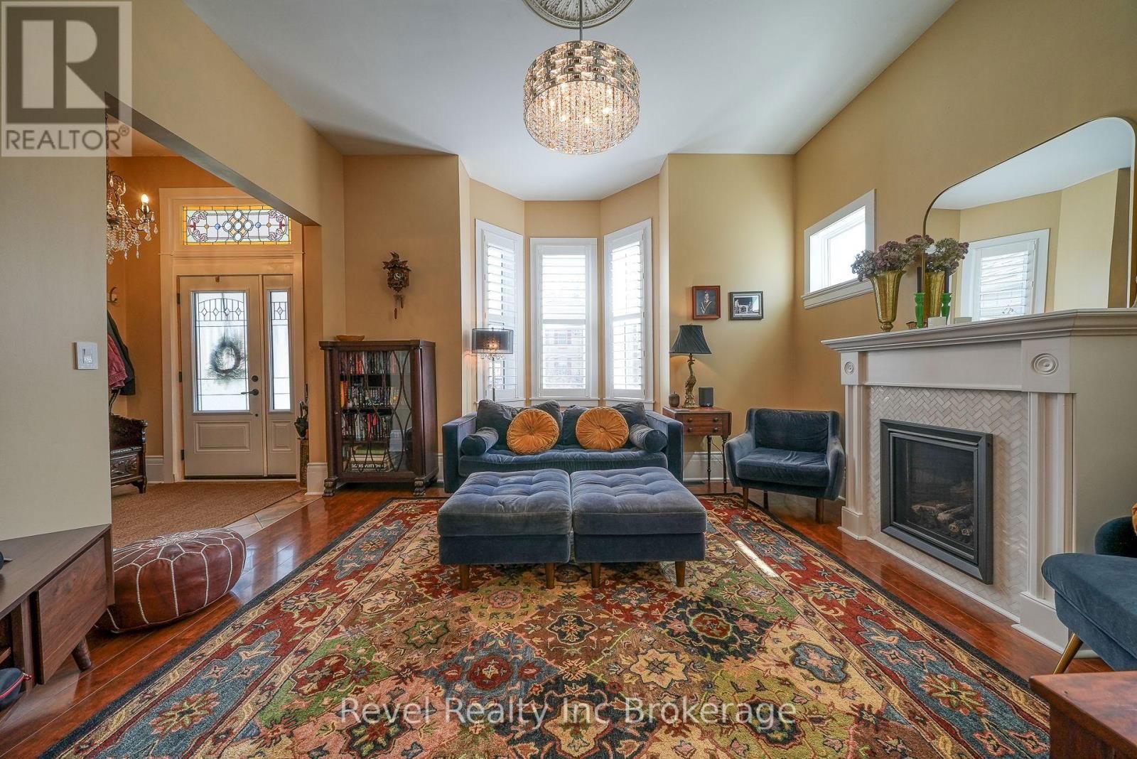 247 LIGHT STREET Image 10