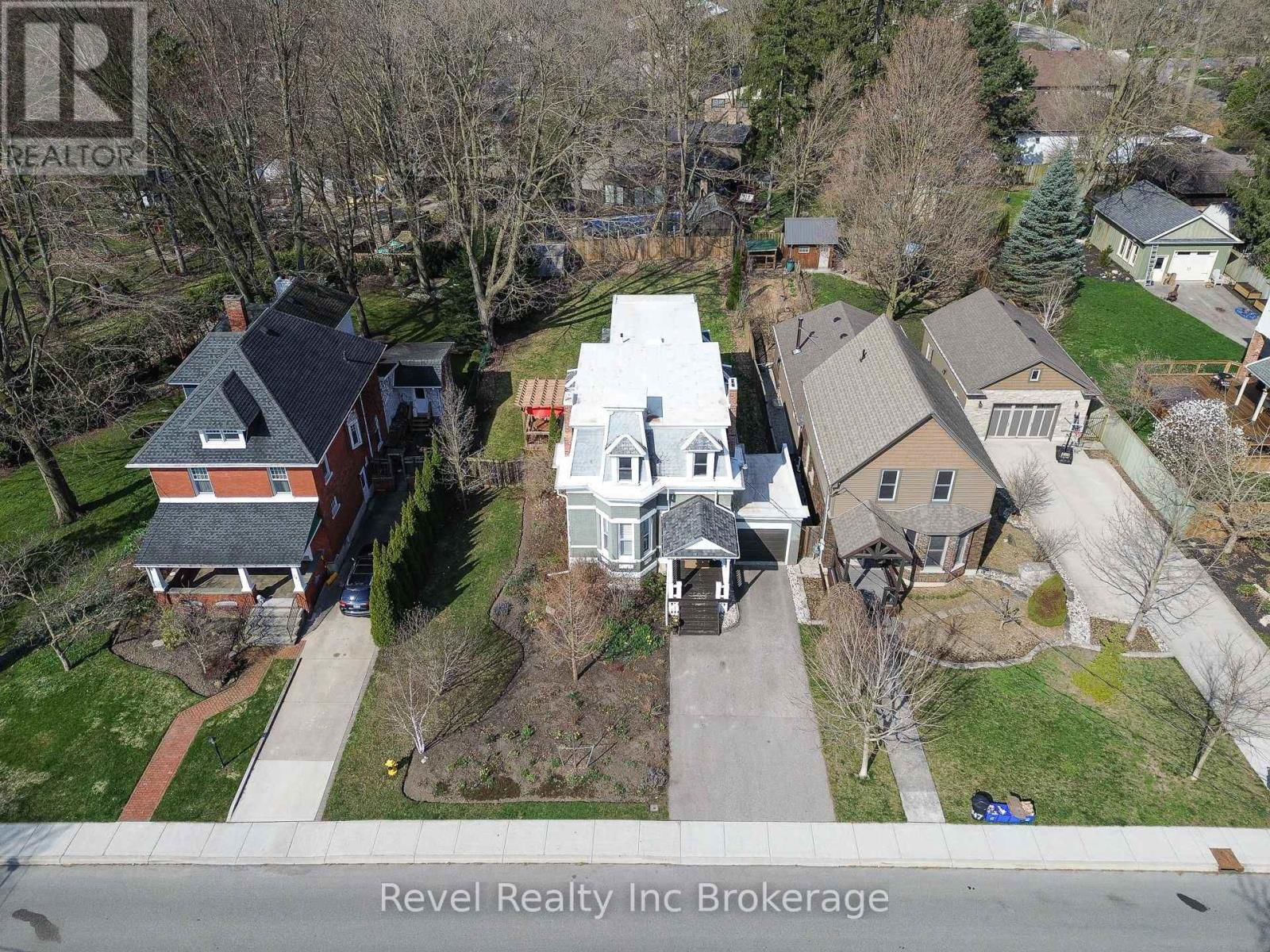 247 LIGHT STREET Image 3