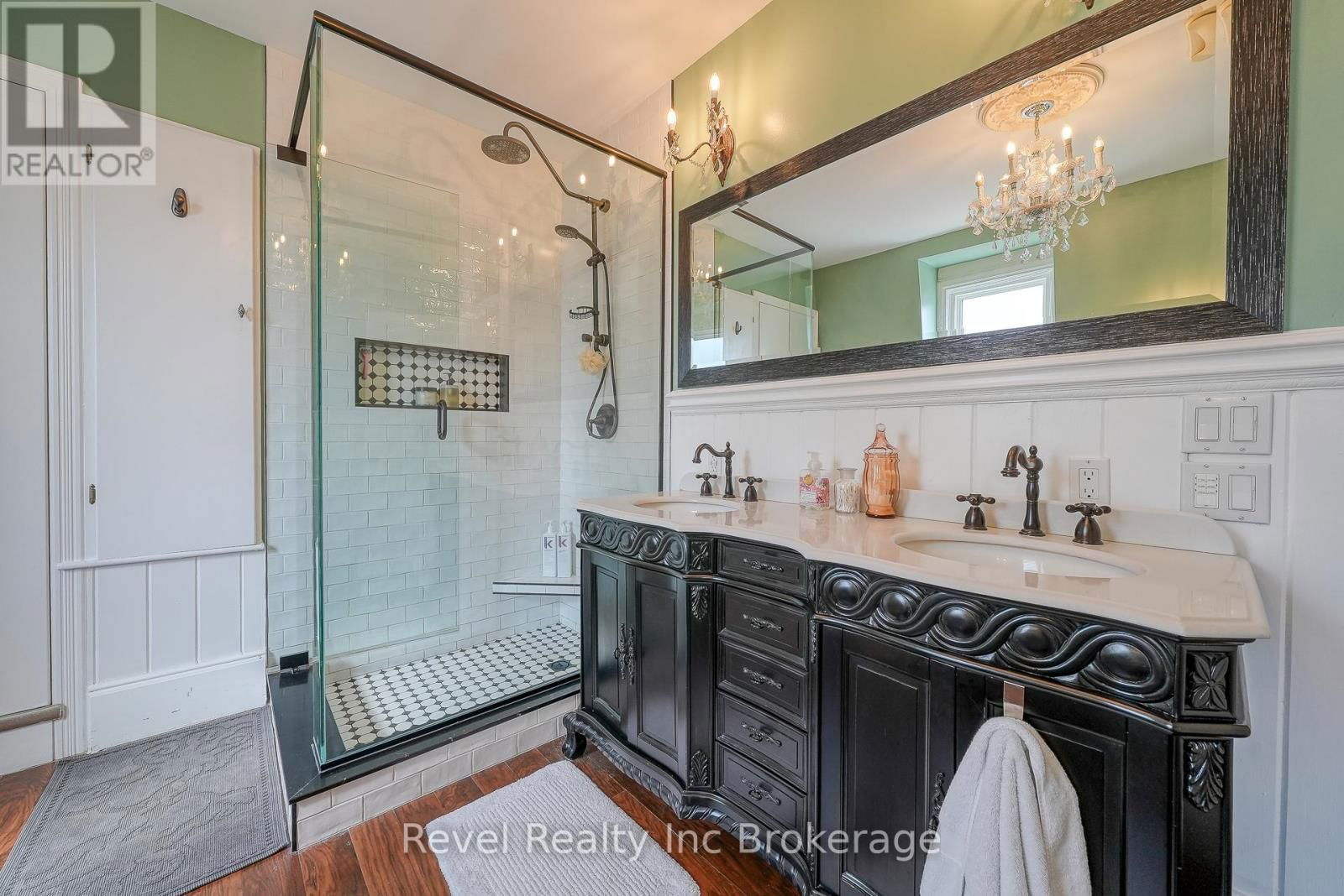 247 LIGHT STREET Image 32