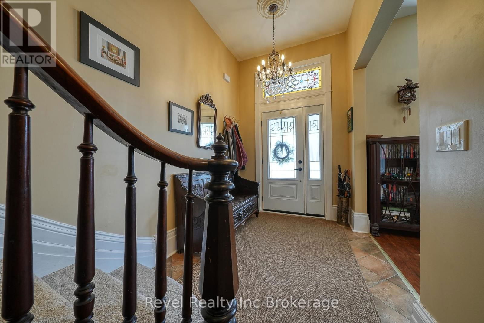 247 LIGHT STREET Image 7