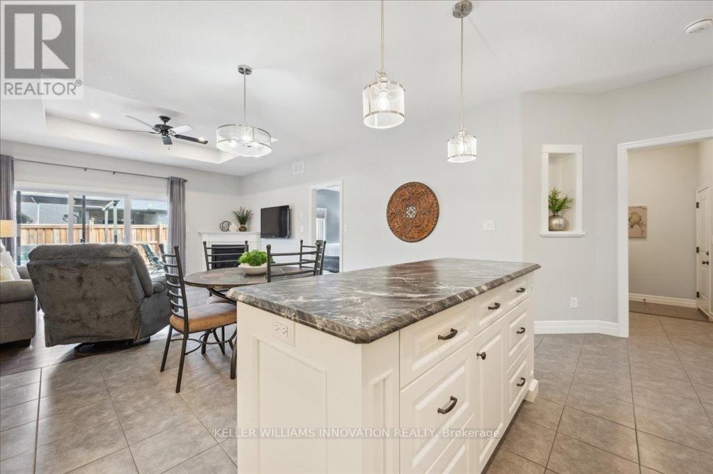 28 BUR OAK DRIVE Image 11