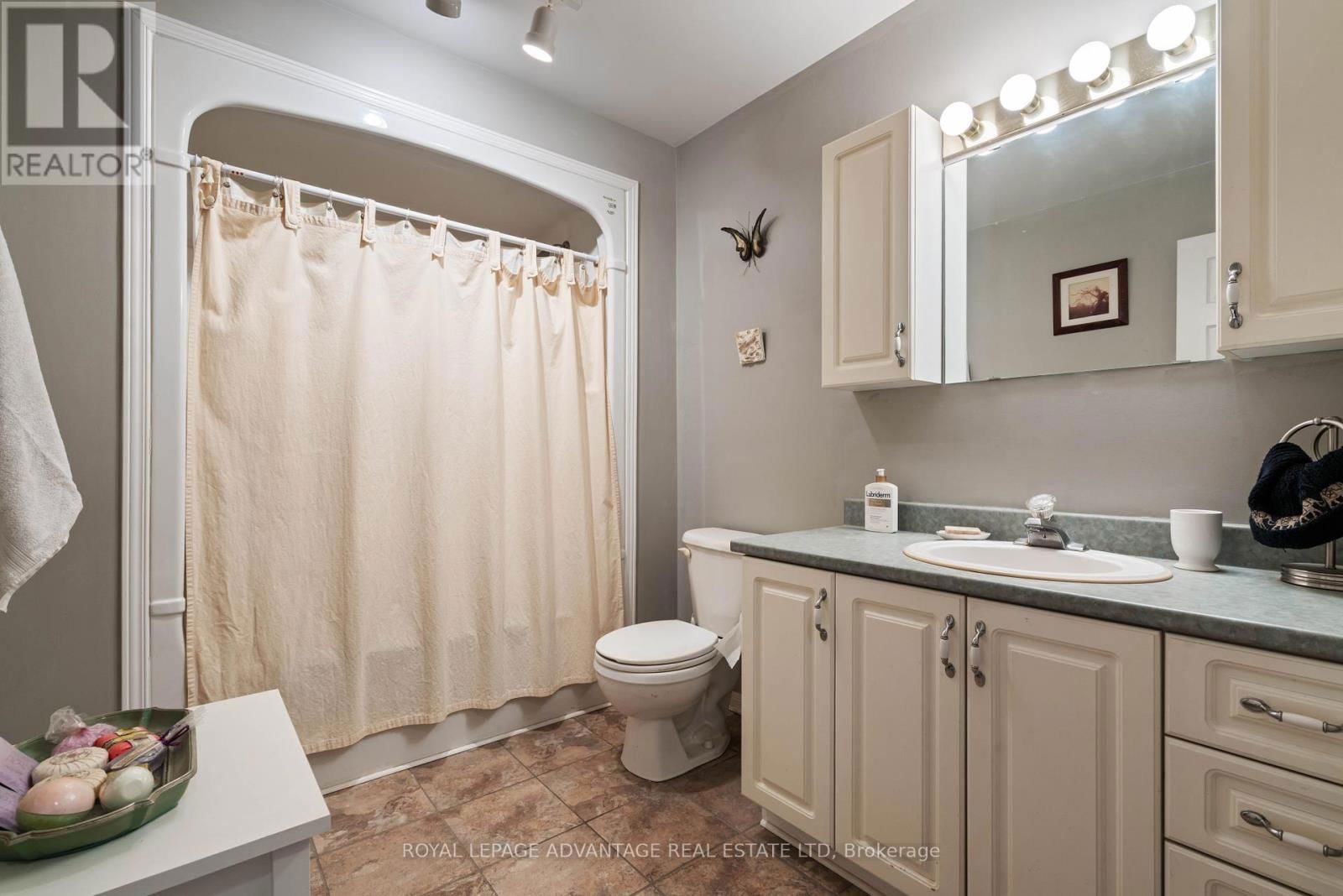 264 GLENWOOD CRESCENT Image 24