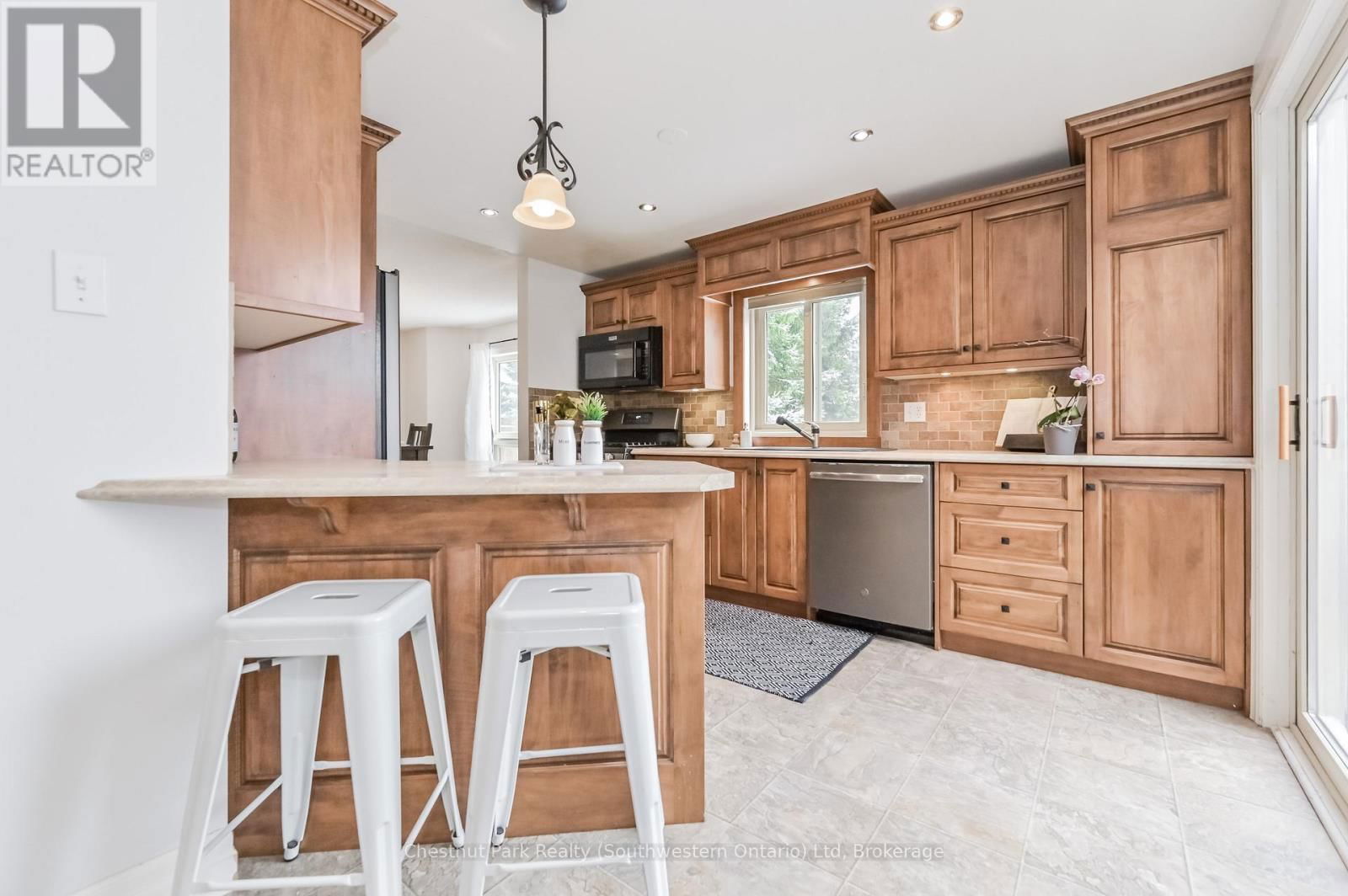 139 MILLER CRESCENT Image 16