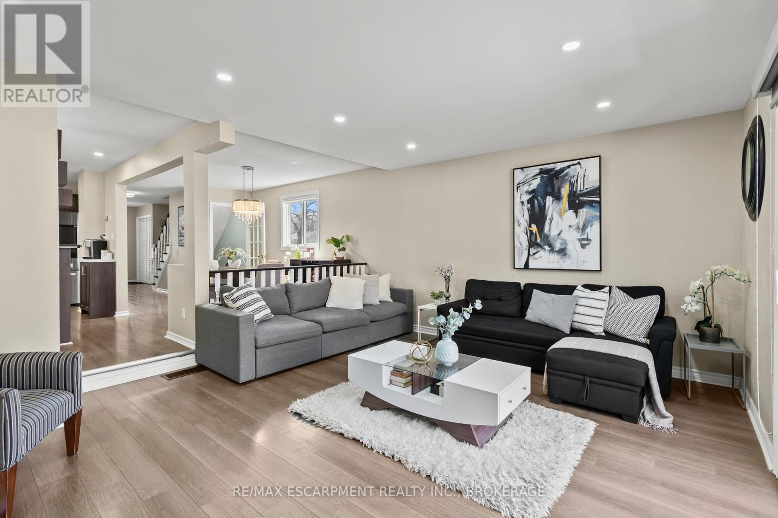 64 ATHENIA DRIVE Image 12