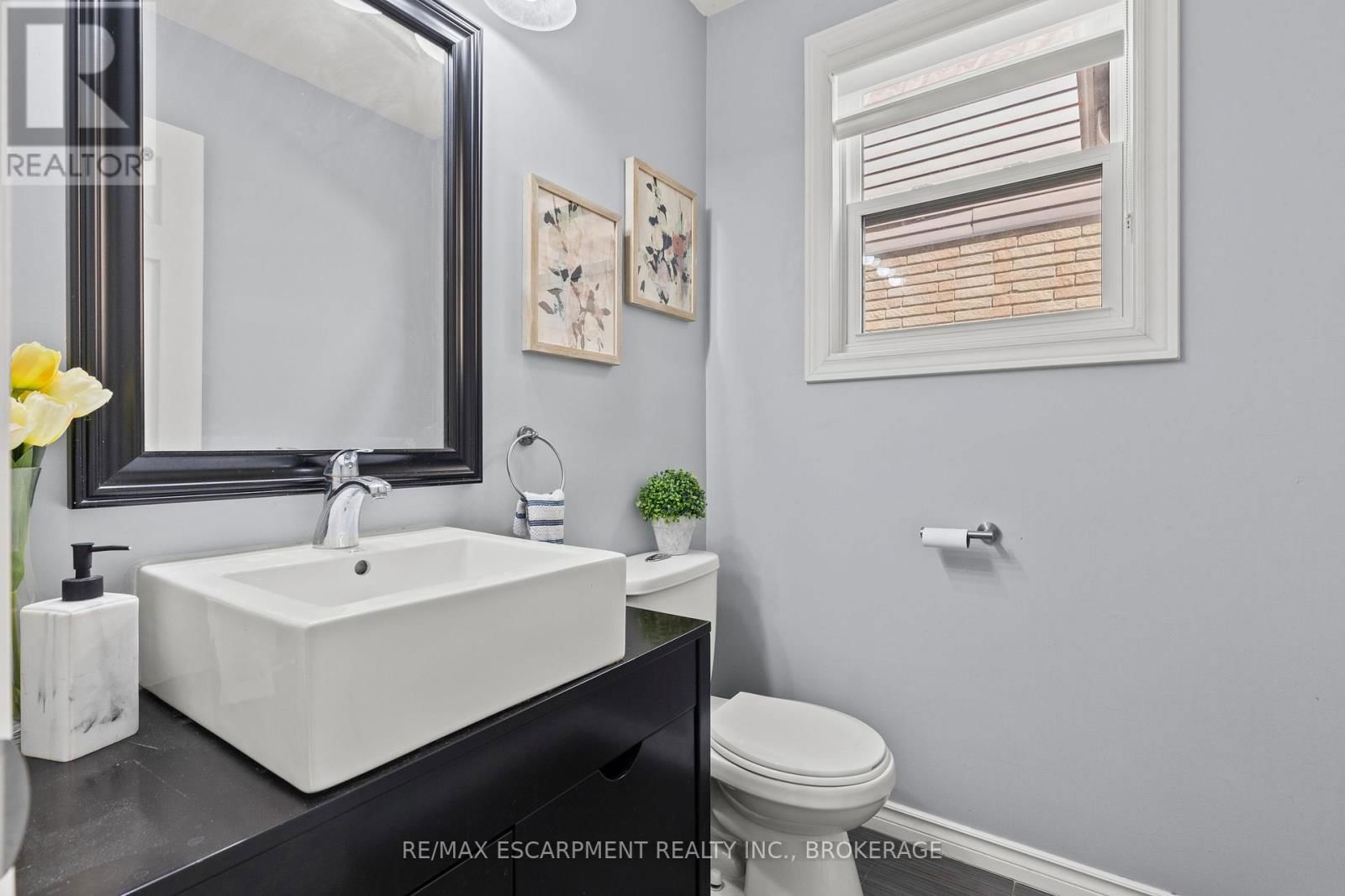 64 ATHENIA DRIVE Image 15