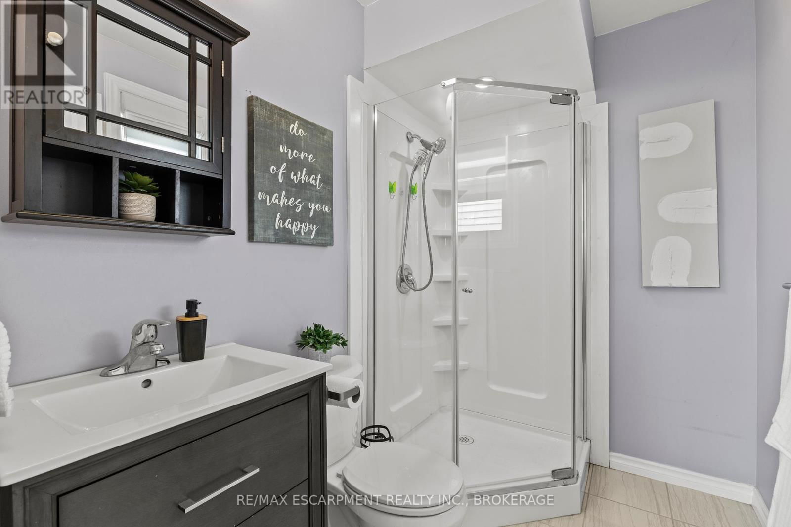 64 ATHENIA DRIVE Image 18
