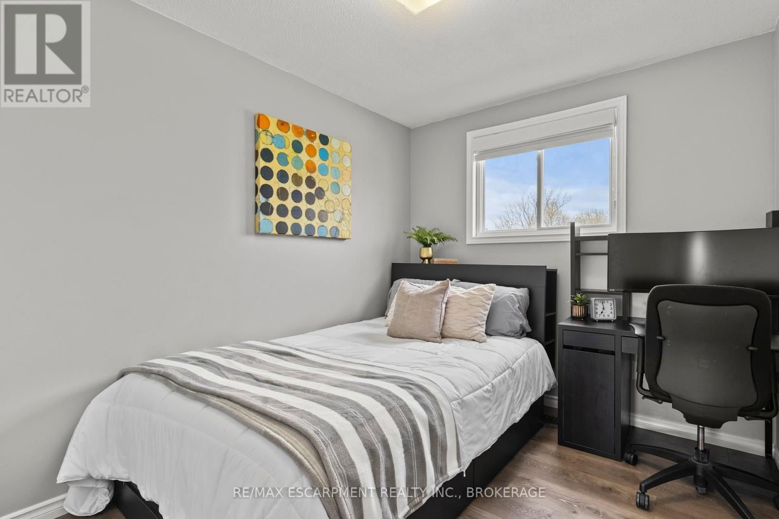 64 ATHENIA DRIVE Image 19
