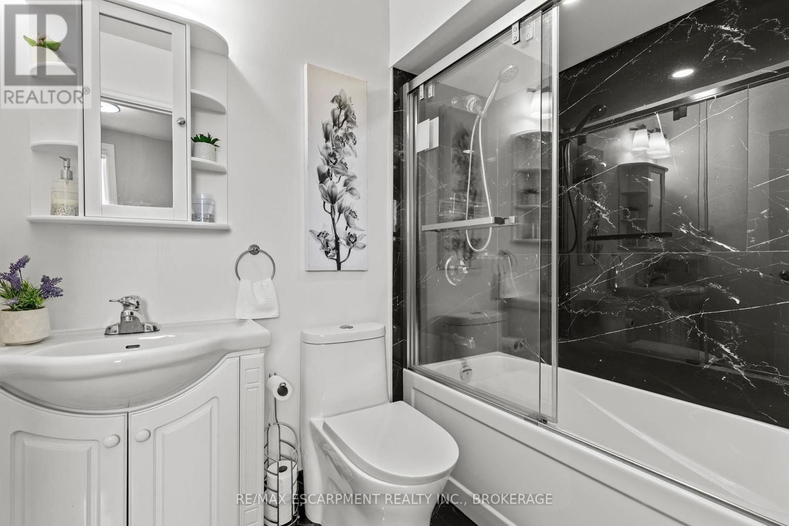 64 ATHENIA DRIVE Image 21
