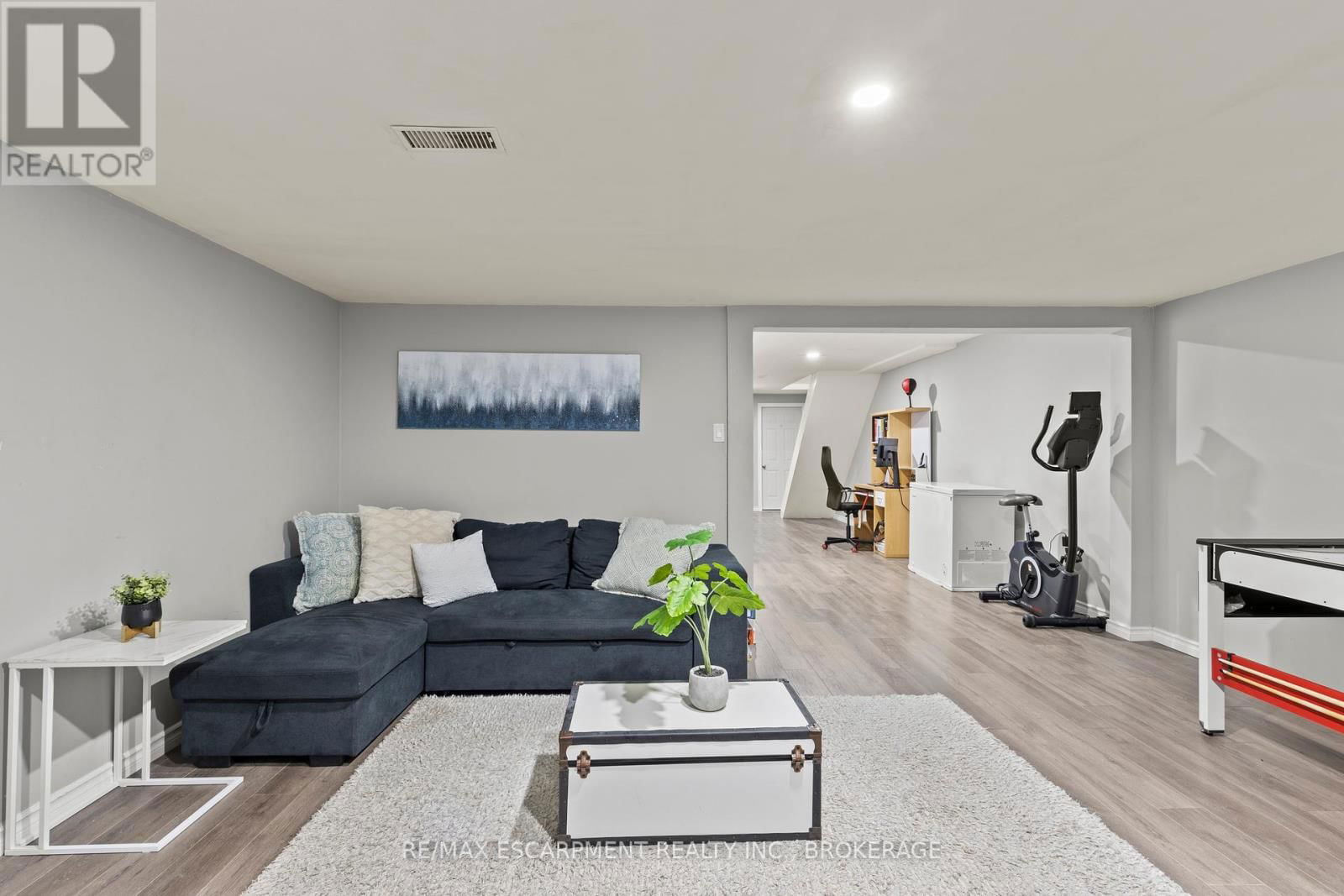 64 ATHENIA DRIVE Image 22