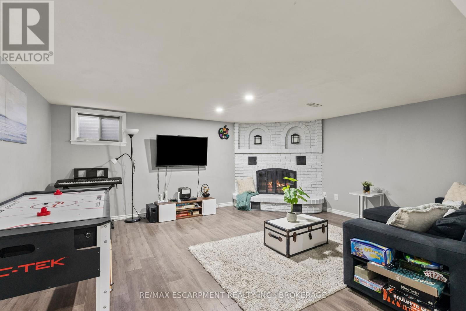 64 ATHENIA DRIVE Image 23