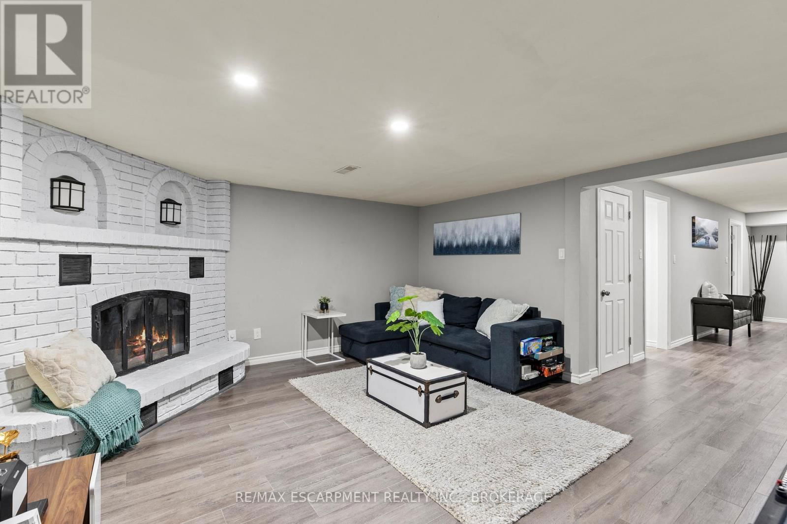 64 ATHENIA DRIVE Image 24
