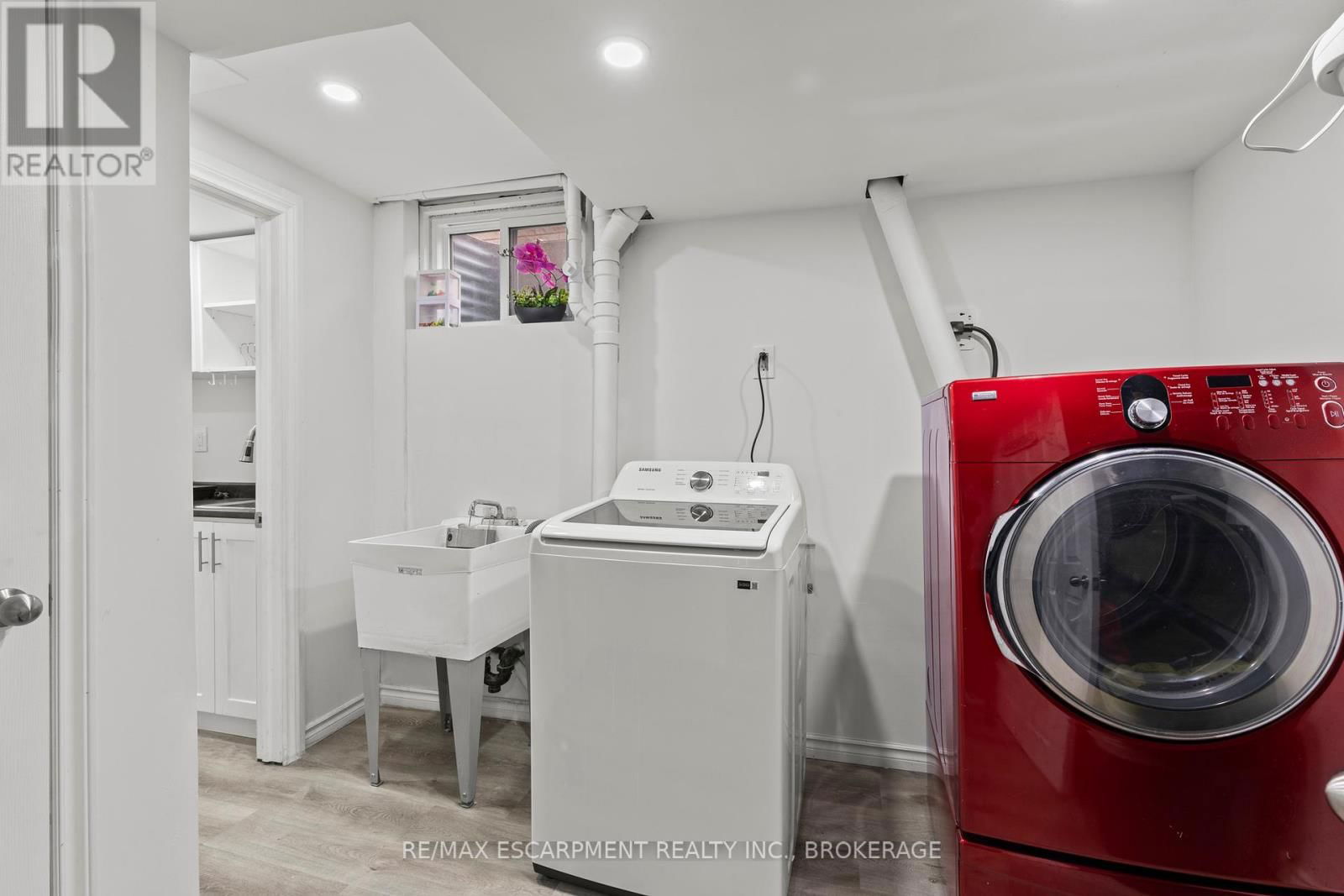 64 ATHENIA DRIVE Image 28