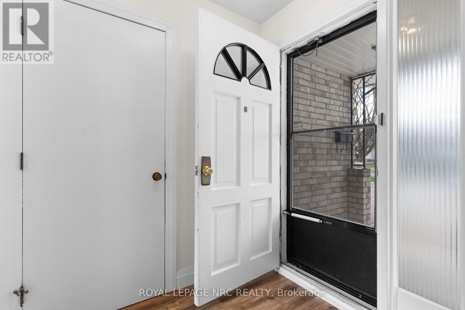 5939 HILLCREST CRESCENT Image 3